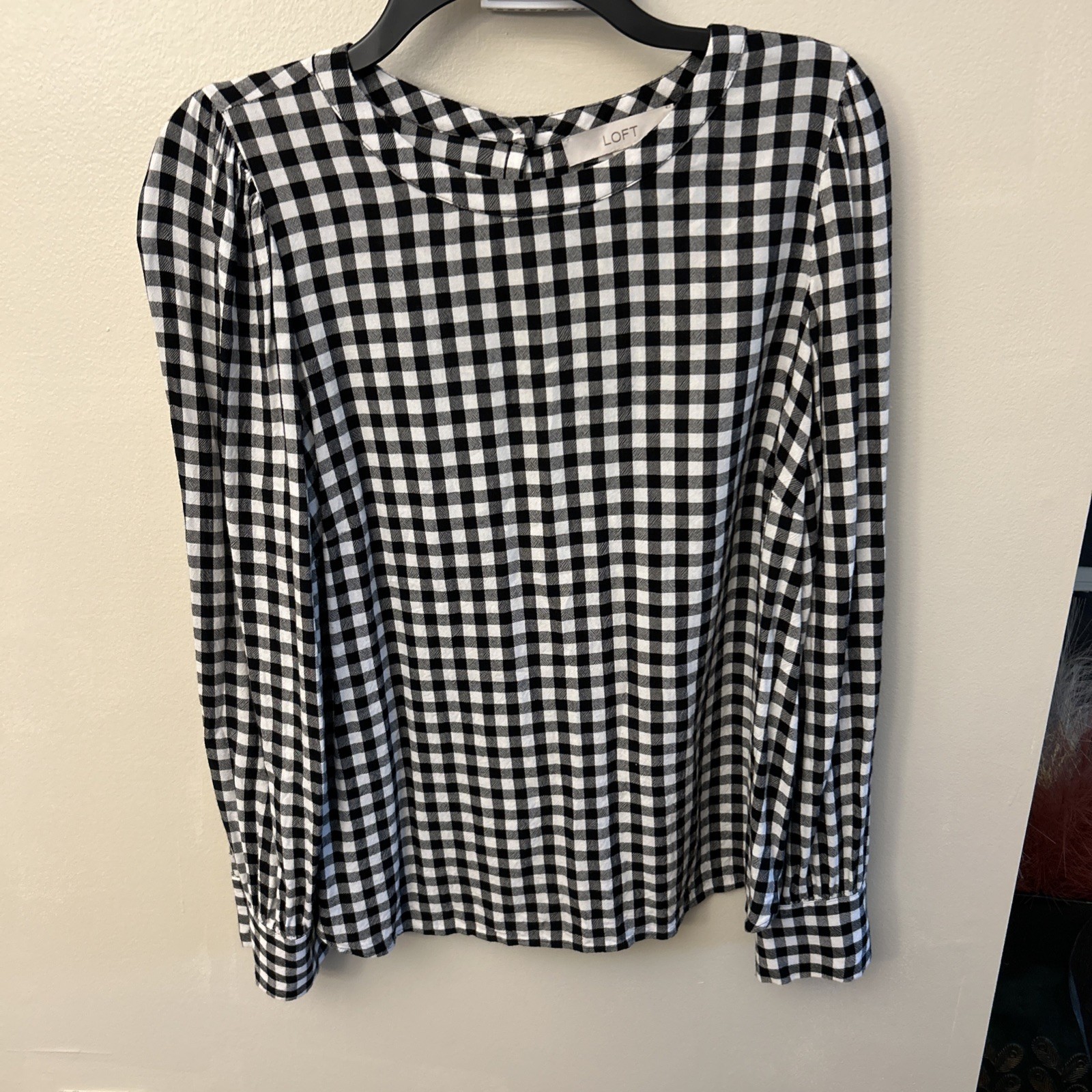 LOFT Women’s Sz M Black/White Plaid 100% Rayon Long Sleeve Keyhole Blouse