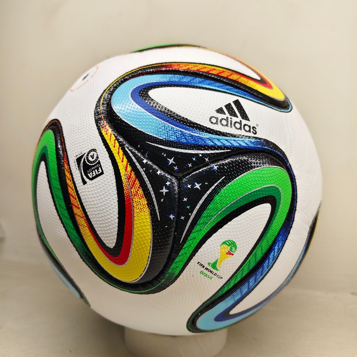 Brazuca Adidas - Official Match Ball - FIFA World Cup 2014 - Size