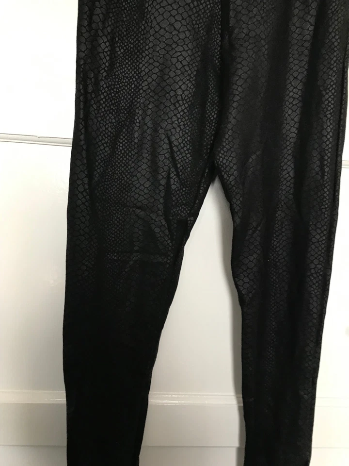 M&Co Black Snake Print Trousers Size 8 Straight Stretch Elastic Waist 27" Leg - Image 3 of 4