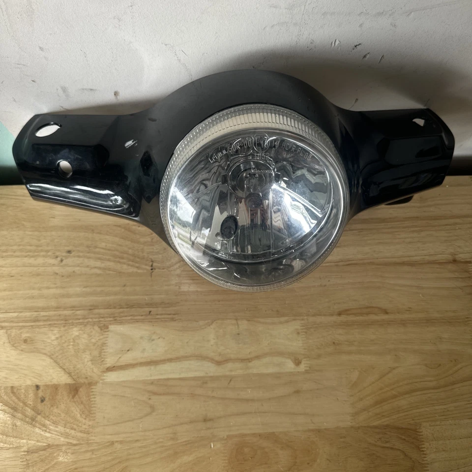 2011 Vespa 150lx HEADLIGHT HEAD LIGHT LAMP HEADLIGHTS LIGHTS - Image 2 of 4
