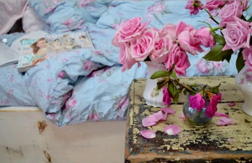 Simply Shabby Chic Rachel Ashwell Cabbage Rose Ruched KING Duvet Set w/ Shams - Image 4 of 4
