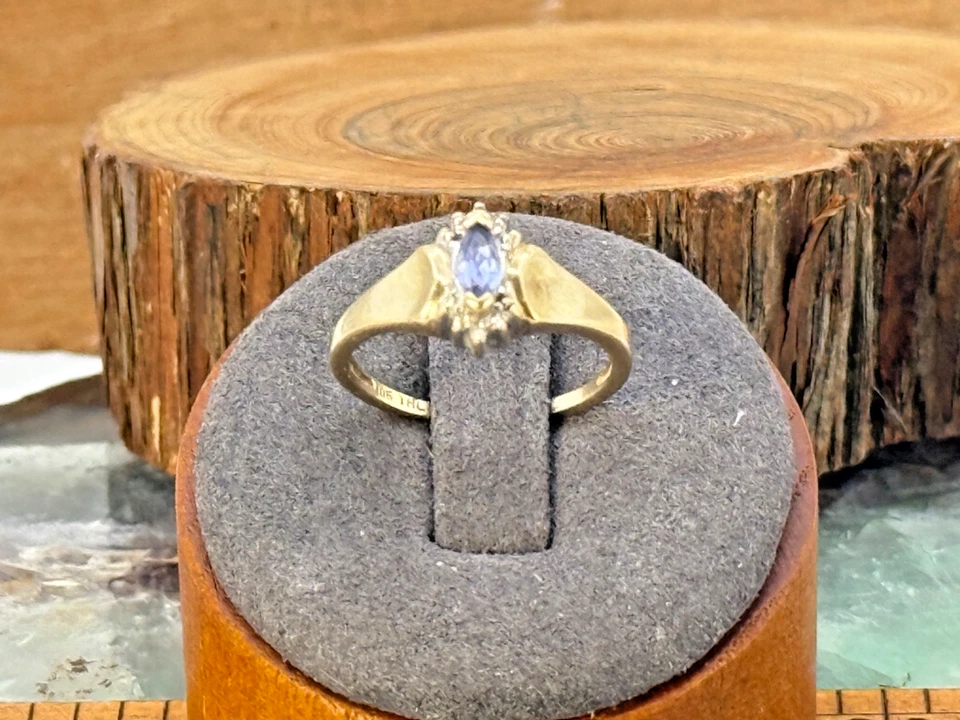 Anillo vintage de turmalina lavanda de oro amarillo macizo de 10 quilates con diamantes talla 7--B188,25 Foto 2 de 4