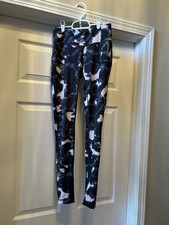 Reebok Women s Leggings Size XS Black And Pink Camo