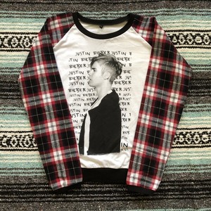 plaid sleeve raglan