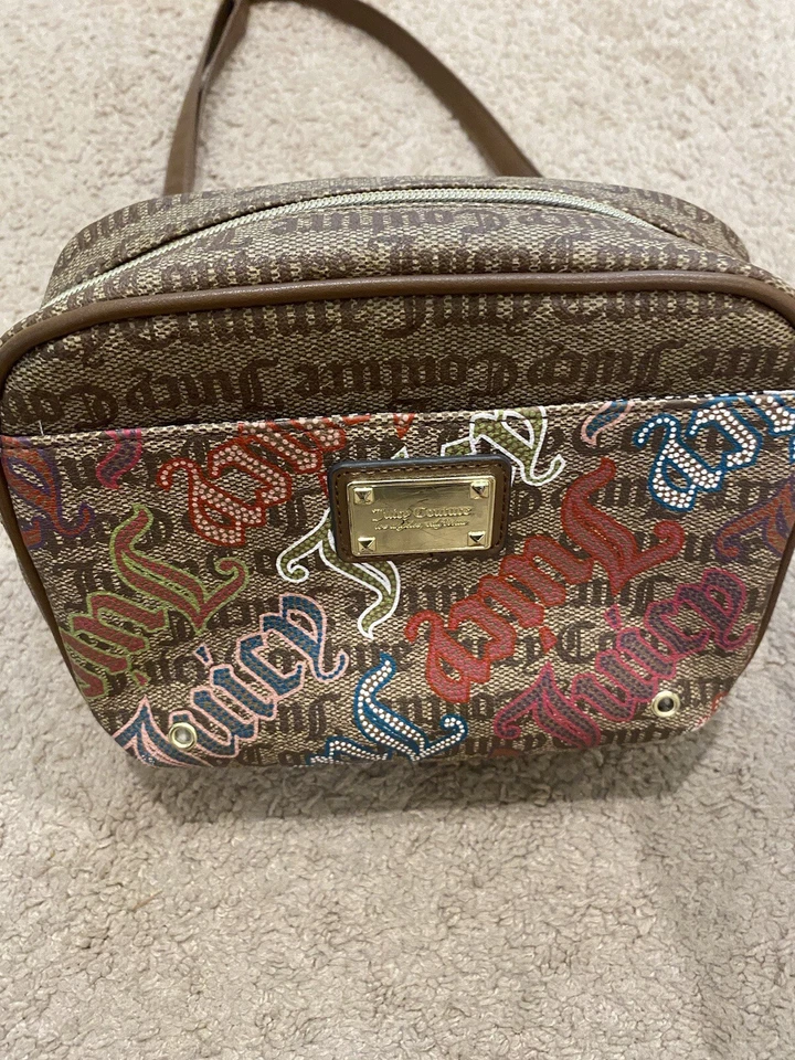 Bolso Bandolera Juicy Couture Chino Castaño "Double the Love" Cámara Y2K Foto 3 de 4