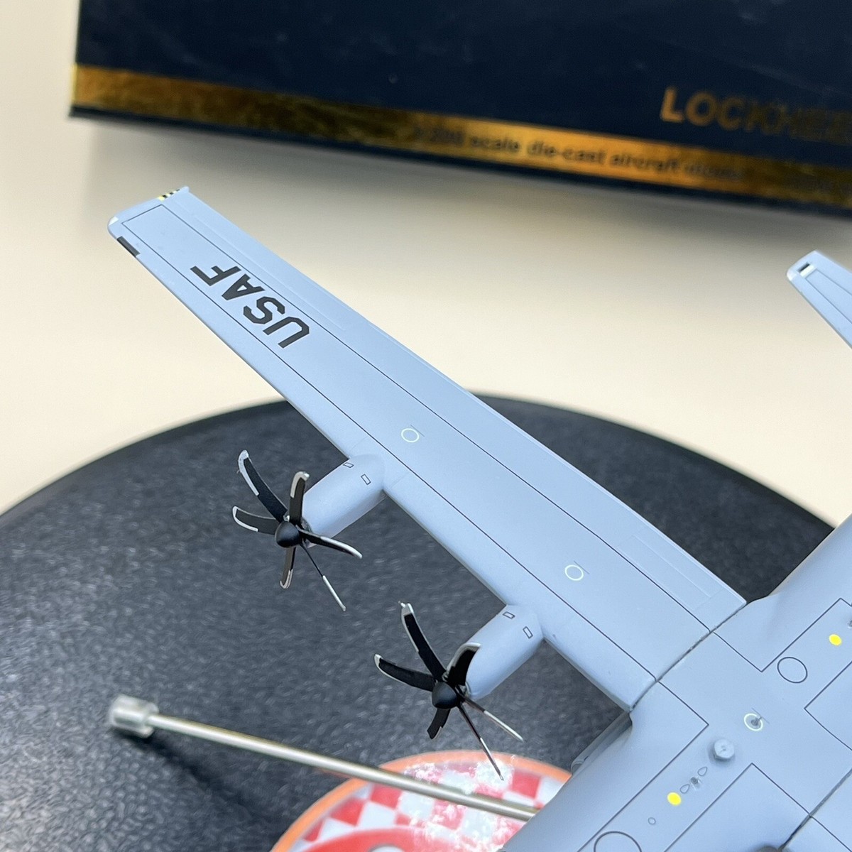 Gemini 1/200 U.S. AIR FORCE Lockheed C-130J CA ANG Channel Gemini 1/200 U.S. AIR FORCE Lockheed C-130J CA ANG Channel