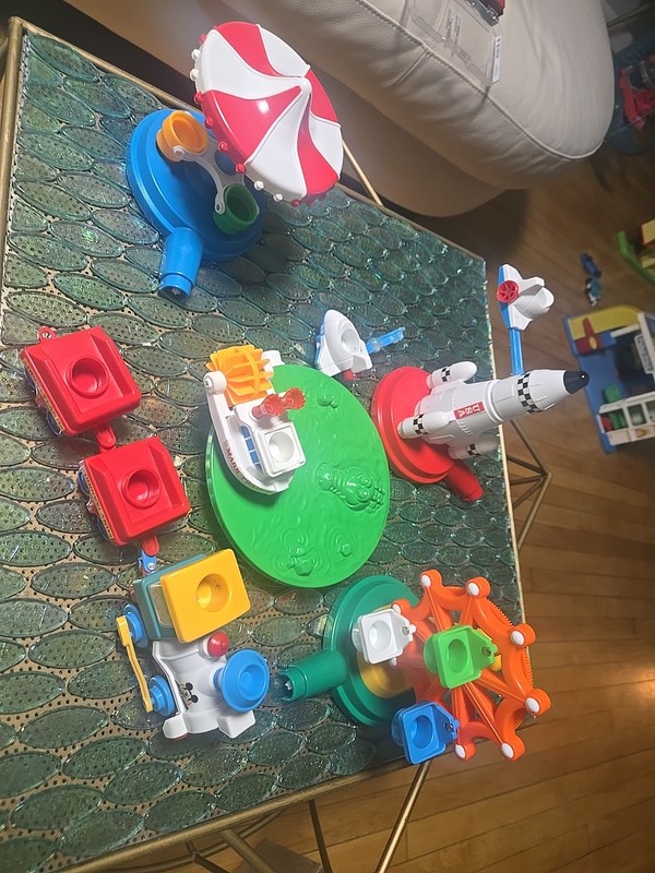 Vintage Disneyland Playmates Play Set Train 1986 For Parts Or Repairs 