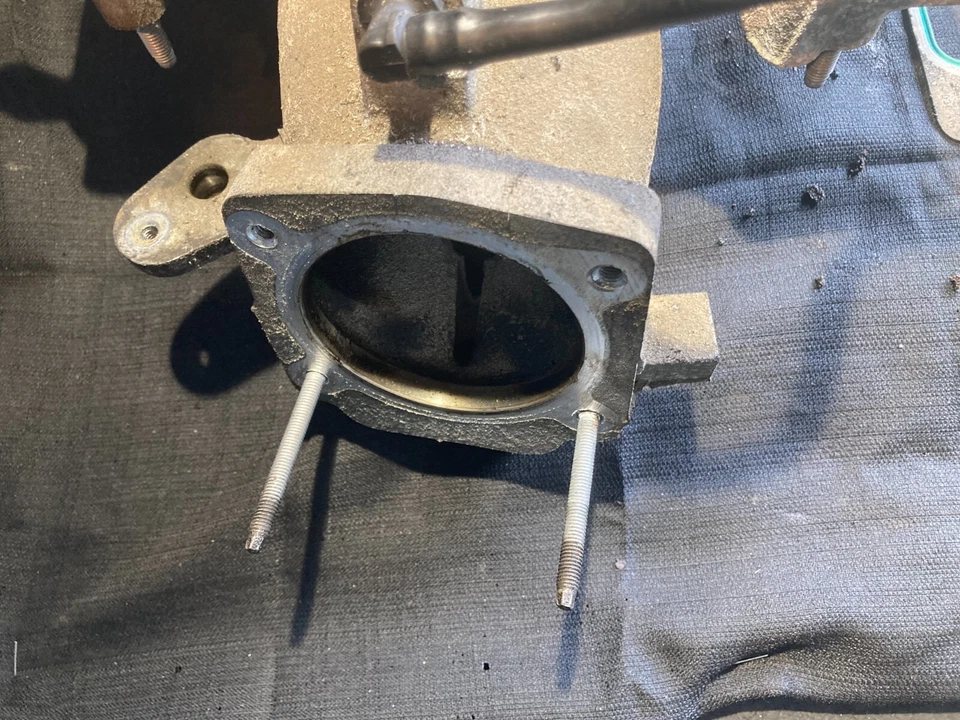 06-11 Chevy Impala 06-10 Pontiac G6 3.5L LZ4 Colector de admisión superior y pernos Foto 2 de 3