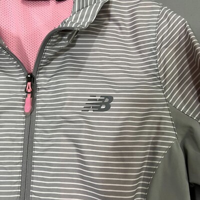 new balance レディース レインウェア Sサイズ　新品未使用 New Balance Women's Size S Running Rain Jacket Windbreaker RN