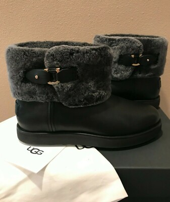 NIB AUTHENTIC UGG CLASSIC BLACK BERGE 