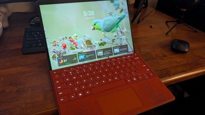 Microsoft Surface Pro 9 (2-in-1 tablet)