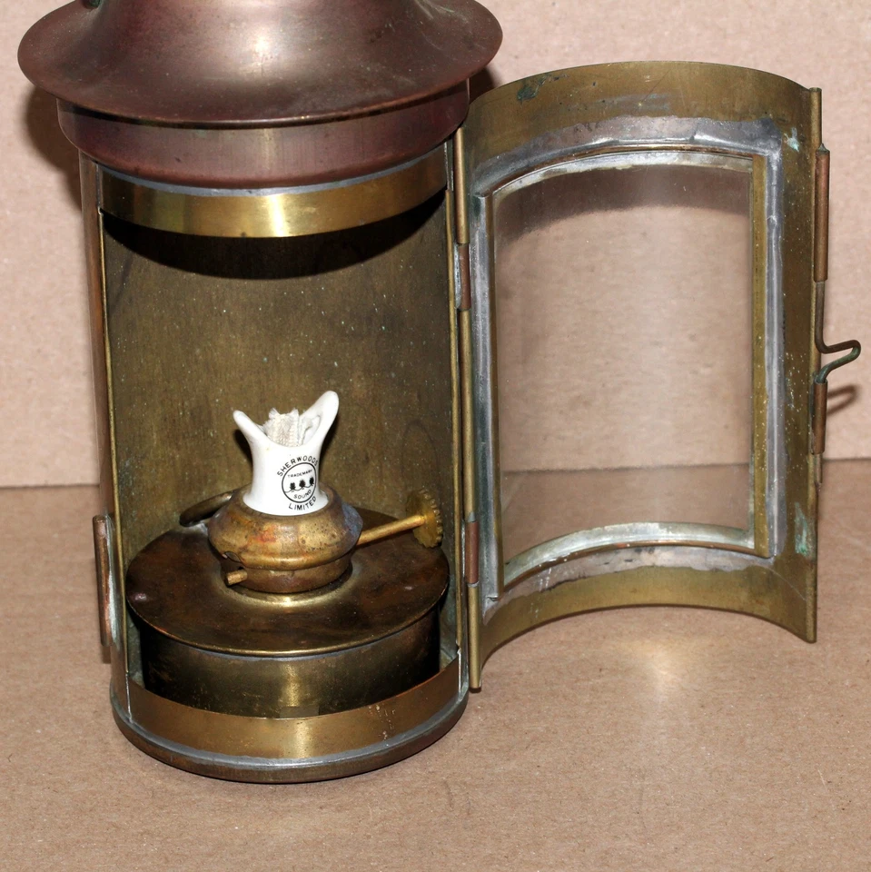 Antique Sherwoods Limited Nautical Ships Brass Binnacle Oil Lantern Lamp  - Image 4 of 4