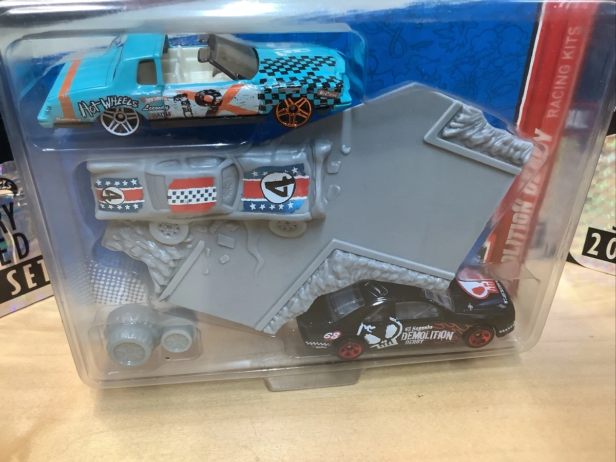 Hot wheels best sale demolition derby set