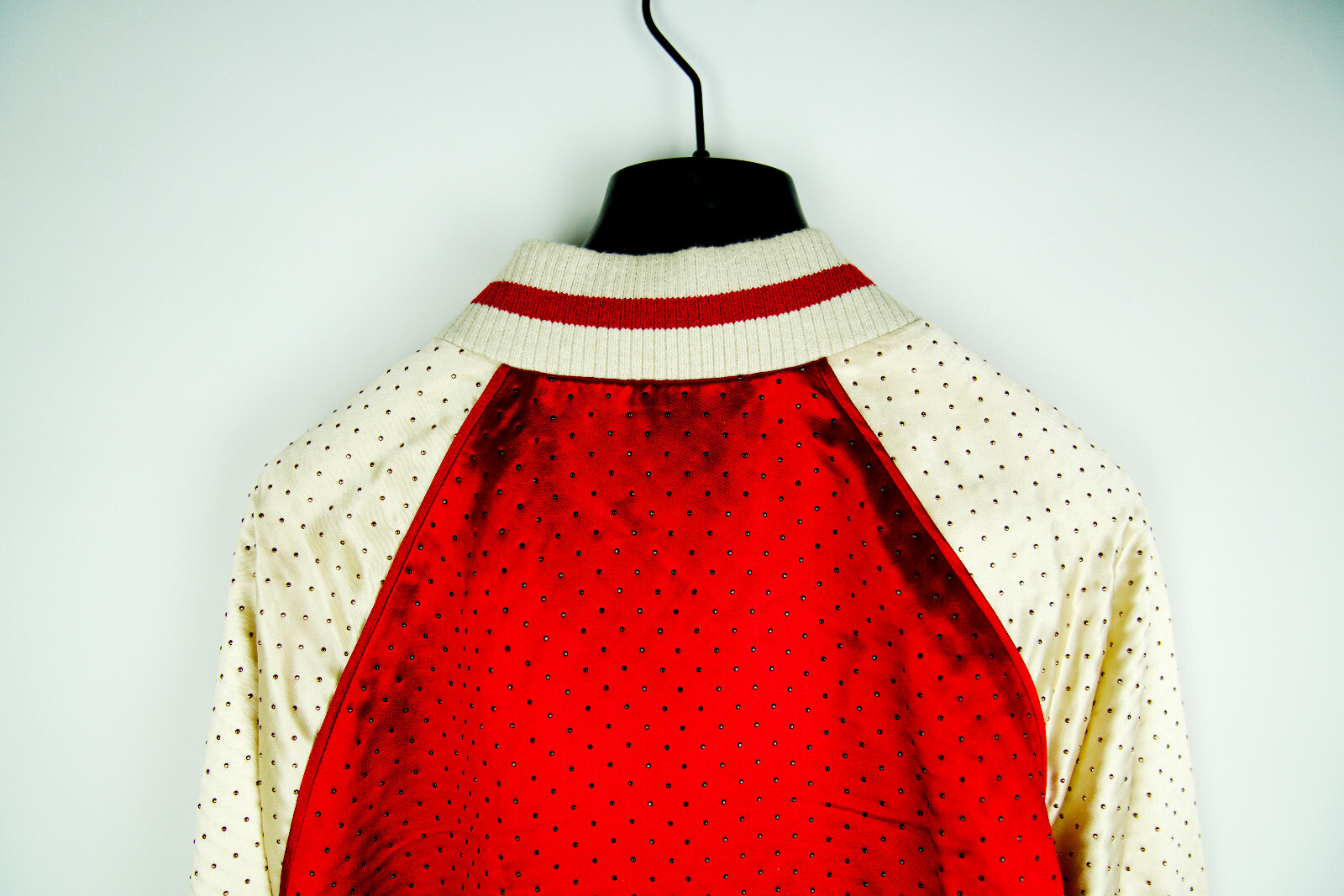 Giacca Teddy Saint Laurent Paris seta rosso raso borchie raglan 50 $3.990 nuova