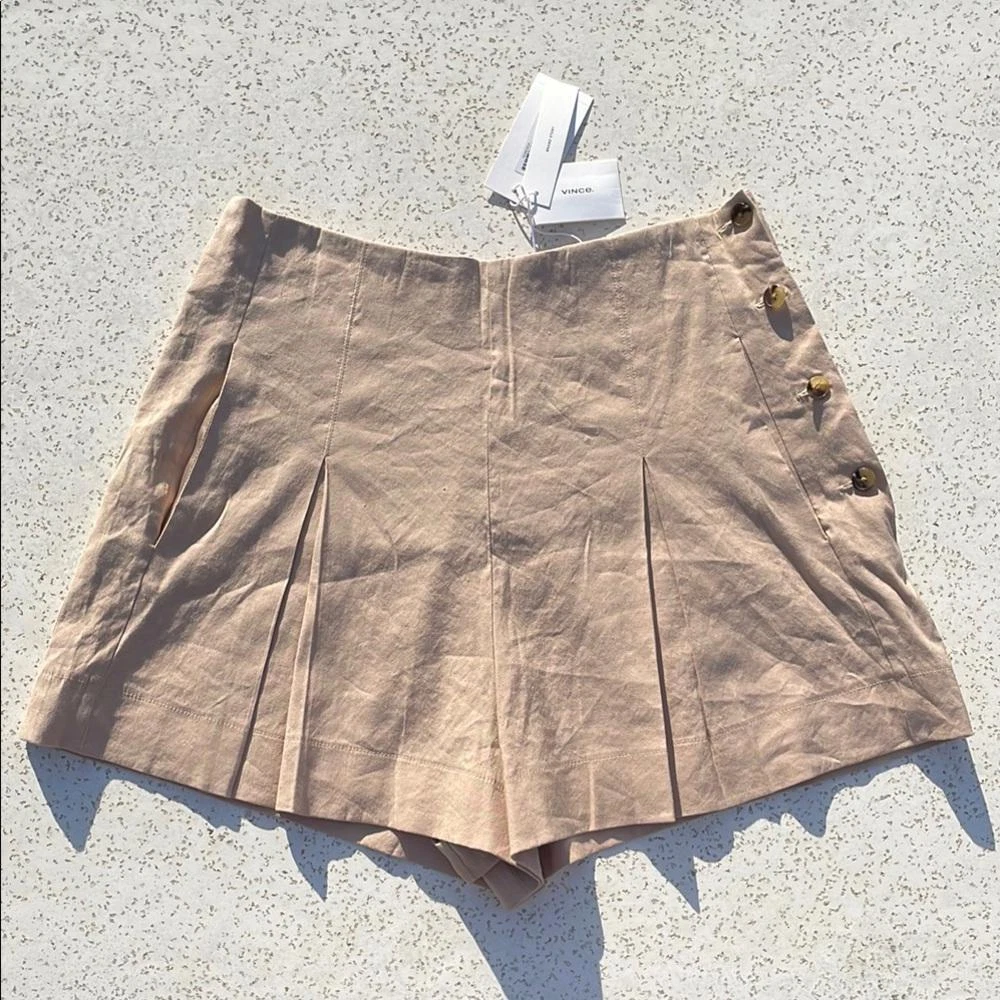 Tan Vince Linen Pleat Front Short in Khaki