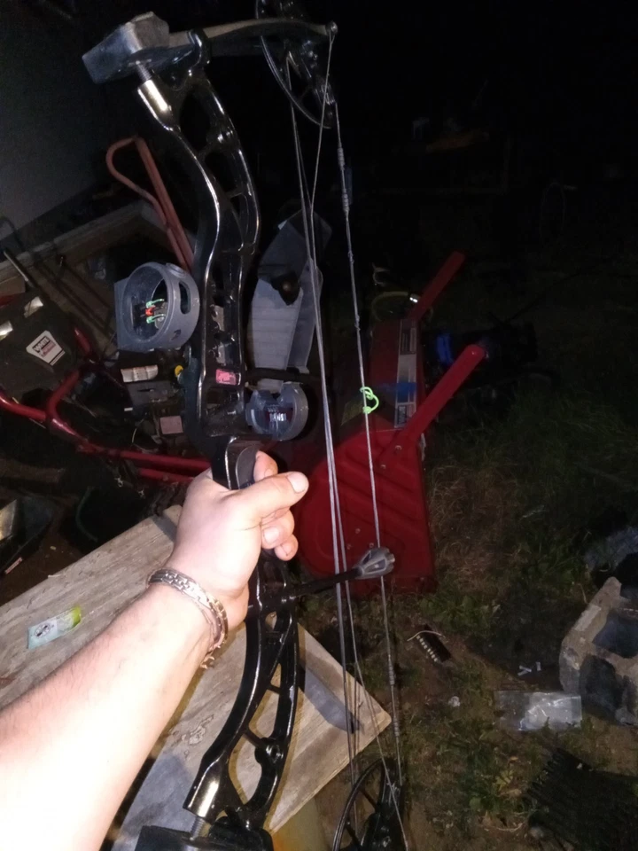 pse uprising compound bow - Image 3 of 3