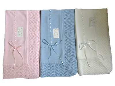 SPANISCHES GESTRICKTES BABYSCHAL NEUGEBORENES MÄDCHEN JUNGE EMPFÄNGT TAUFE SPITZENDECKE