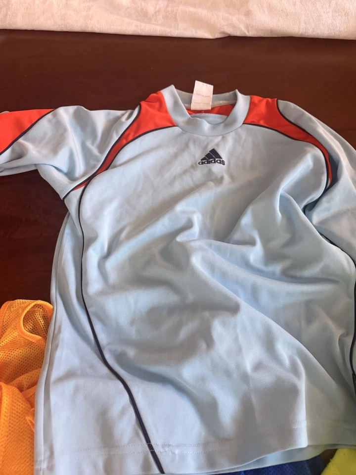 Camiseta de fútbol scrimmage - Camisa de portero Adidas - 15 camisetas en total Foto 3 de 3