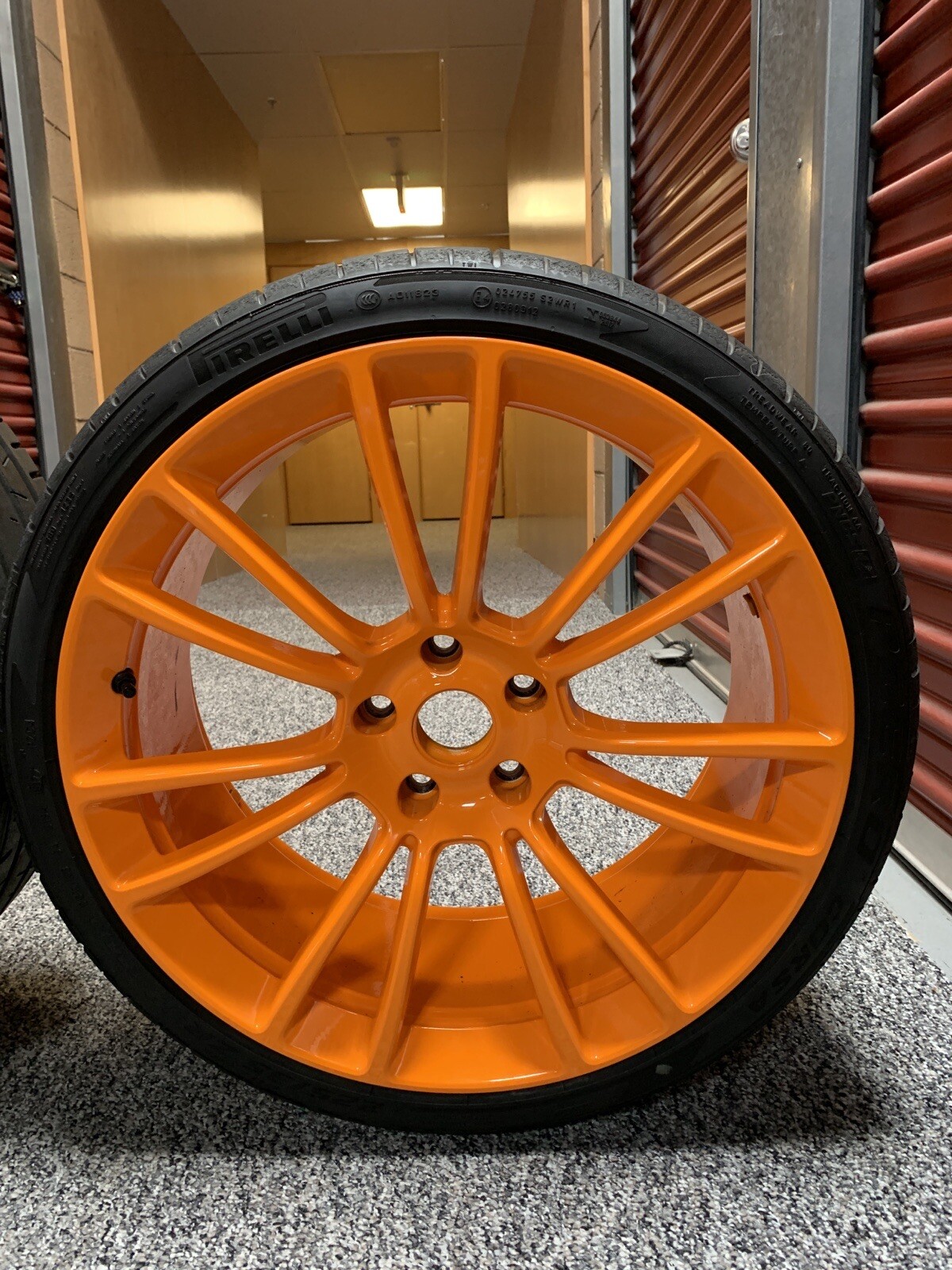 McLaren 2018 570S Coupe, Wheel & Tire Set.