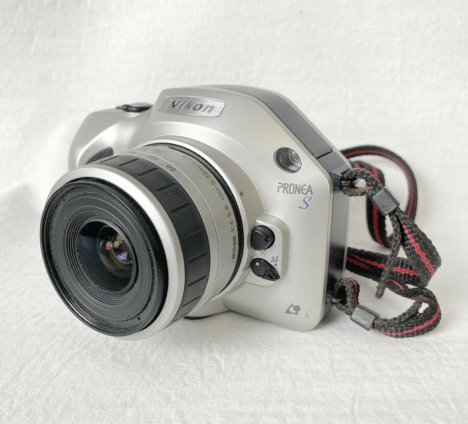 尼康 PRONEA S APS 测距仪相机带颈带。 — 第 3/4 张图片