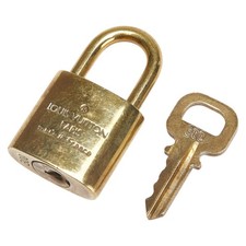 LOUIS VUITTON Padlock and key set Women  Used  