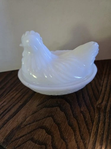 Small Vintage Milk Glass Chicken and Hen On A Nest Bowl, Candy Dish 4.5" wide