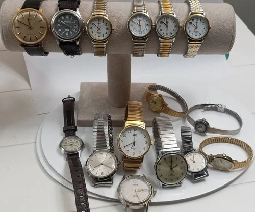 15 Vintage Timex Watches for Parts or Repair Lot 6 Working