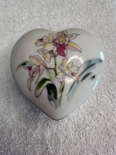 Ceramic white heart shape trinket dish with lid. Pink floral!!