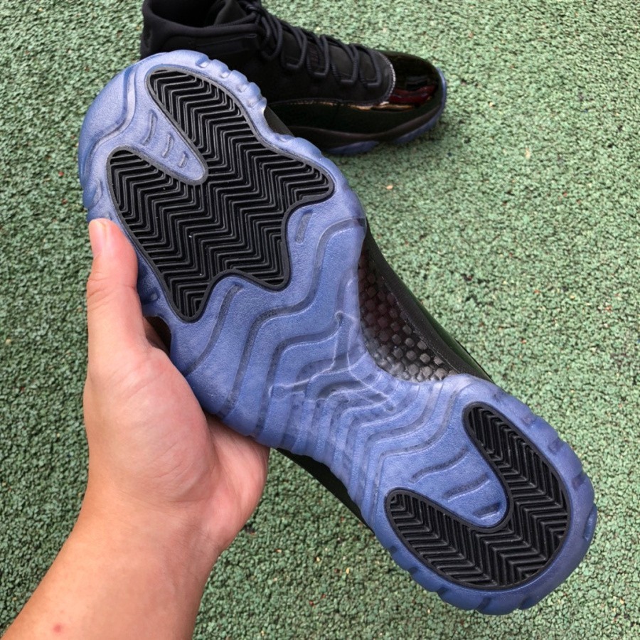 Size Jordan 11 Retro Cap and Gown 2018 for sale online - Main Image