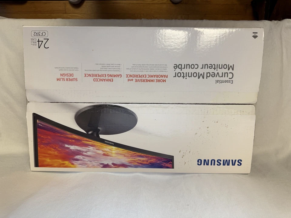 Samsung 24" Inch 1080p Curved LED Monitor, CF392 - Image 4 of 4