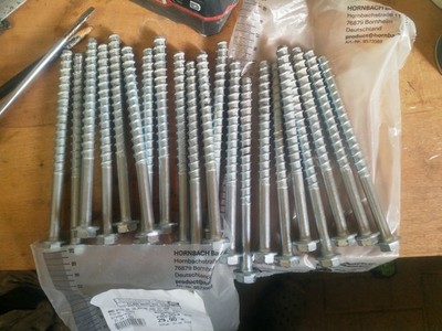 MMS-plus SS - Betonschrauben Stahl verzinkt Sechskantkopf 10x140mm - 21 Stück 
