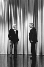 Cheers with Johnny Carson as Himself, John Ratzenberger as Cli - 1992 TV Photo