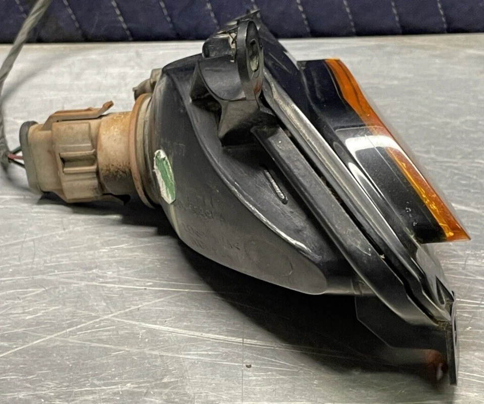 2003 Ford Escort ZX2 Driver LH Grille Mount Turn Signal Parking Lamp Assembly - Image 3 of 4