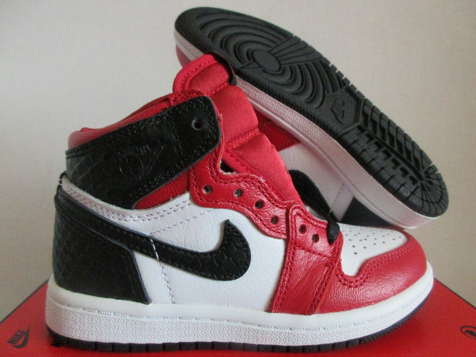 NIKE AIR JORDAN 1 HIGH OG (PS) CHICAGO SATIN SNAKESKIN RED SZ 10.5c  [CU0449-601]