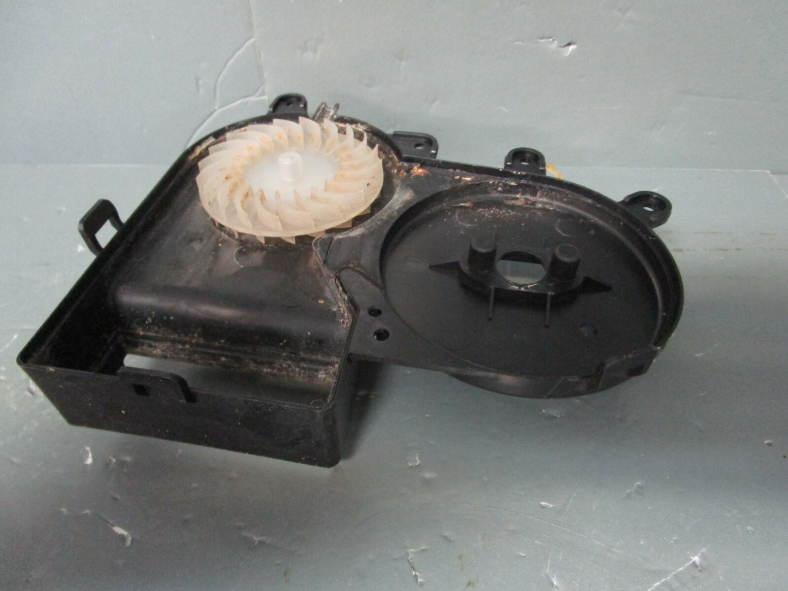 Samsung Dishwasher Vent Motor Assembly, Black (120V, 60Hz) DD6100302A