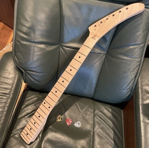 Component guitar neck, hockey stick type EVH guitar pick set Created by custom