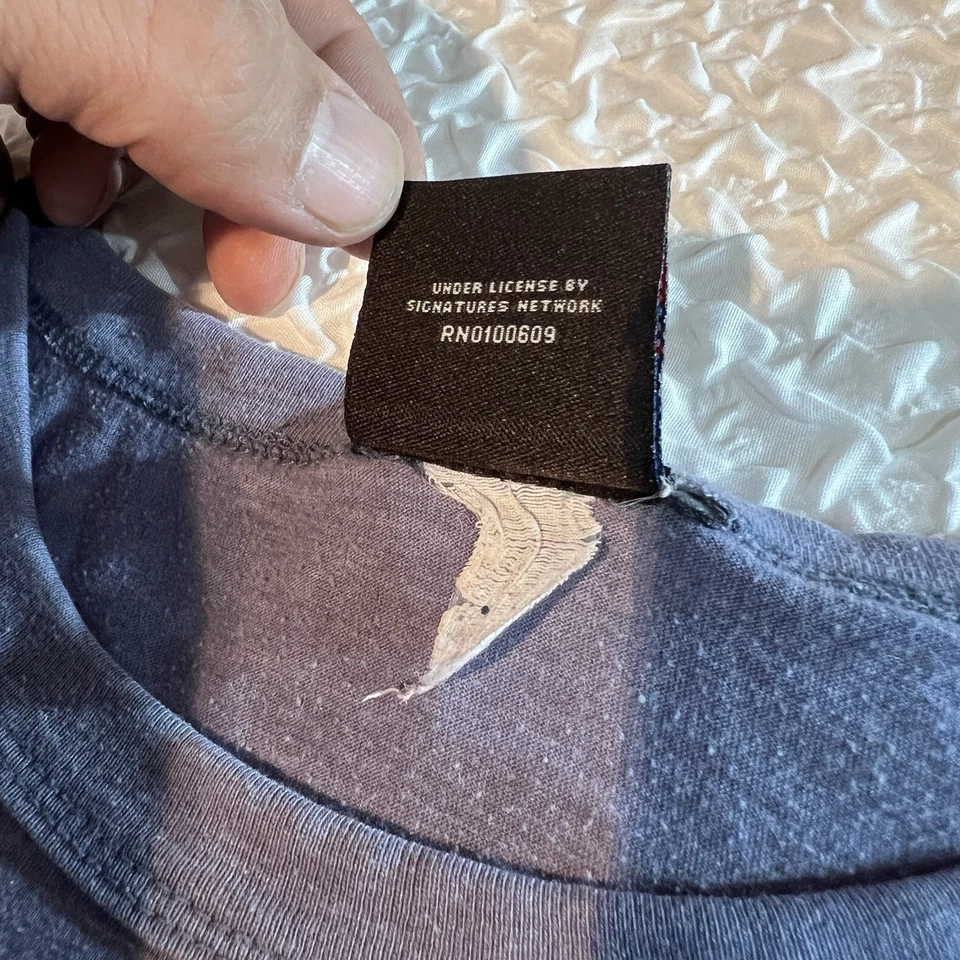 Camiseta vintage KISS Band de Junk Food Clothing Foto 3 de 4