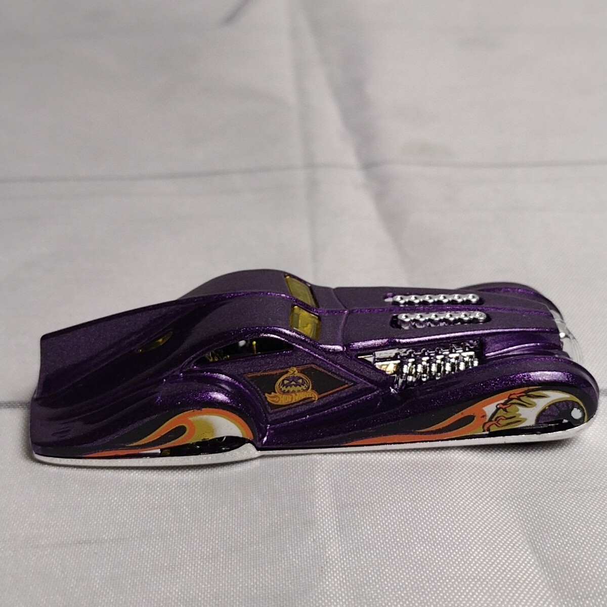 Hot Wheels Screamliner 2013 mattel diecast 1:64 model