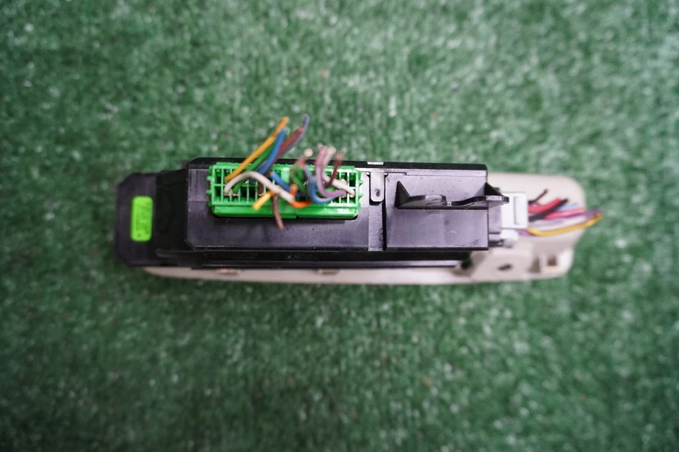 Interruptor de janela 2003 VOLVO S60 PASSAGEIRO LATERAL FABRICANTE DE EQUIPAMENTO ORIGINAL 30658117 - Imagem 4 de 4