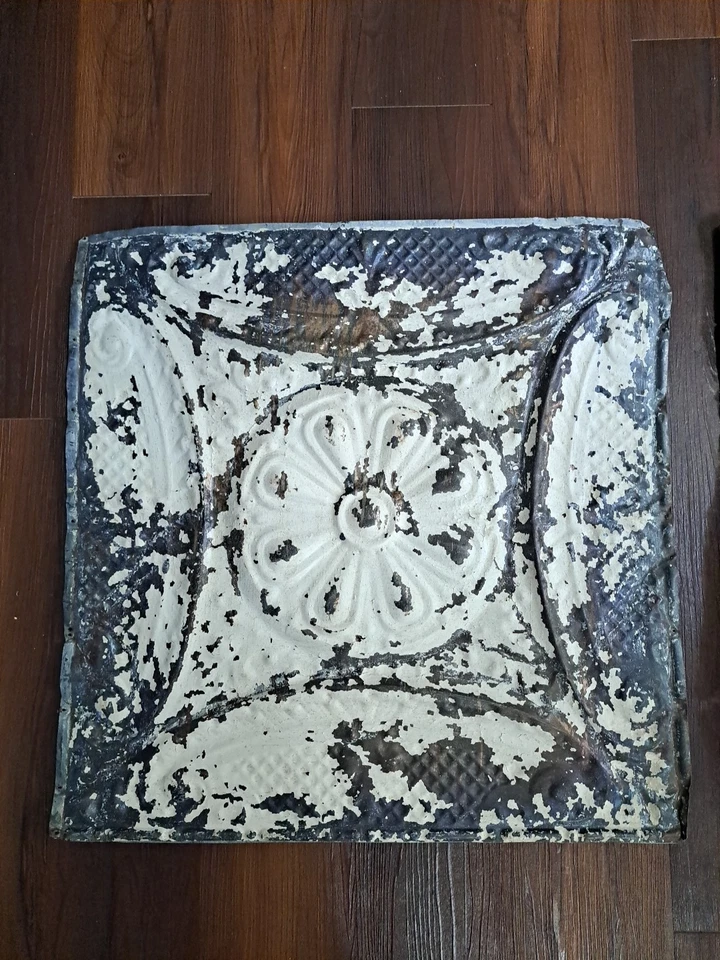 Juego De 2 Paneles De Techo Decorativos De Estaño Shabby De Colección 24"x24" Foto 2 de 4