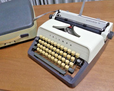 Custom Black Brown TRIUMPH Gabriele 10 Typewriter 1967 Working W.Germany Manual thumbnail