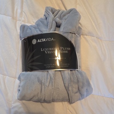 ALTAVIDA Plush Velvet Robe Light Blue One Size Machine Washable Front Pockets