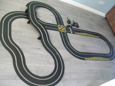 Scalextric Sportbahn massive Anlage alle getestet & funktionsfähig kann digital hinzugefügt werden
