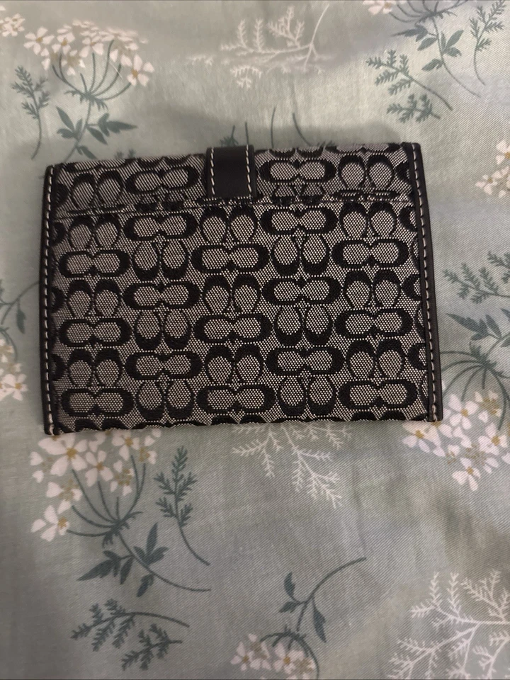 Coach Women's Leather Wallet, Signature Monogram. Black And Grey - Imagem 2 de 4