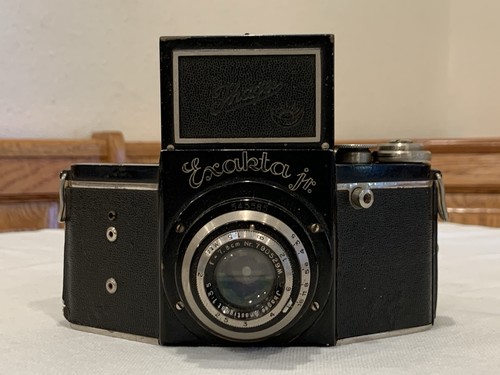 Vintage Jhagee Exakta Jr SLR Camera 3.5/7.3cm lens for Parts/Repair
