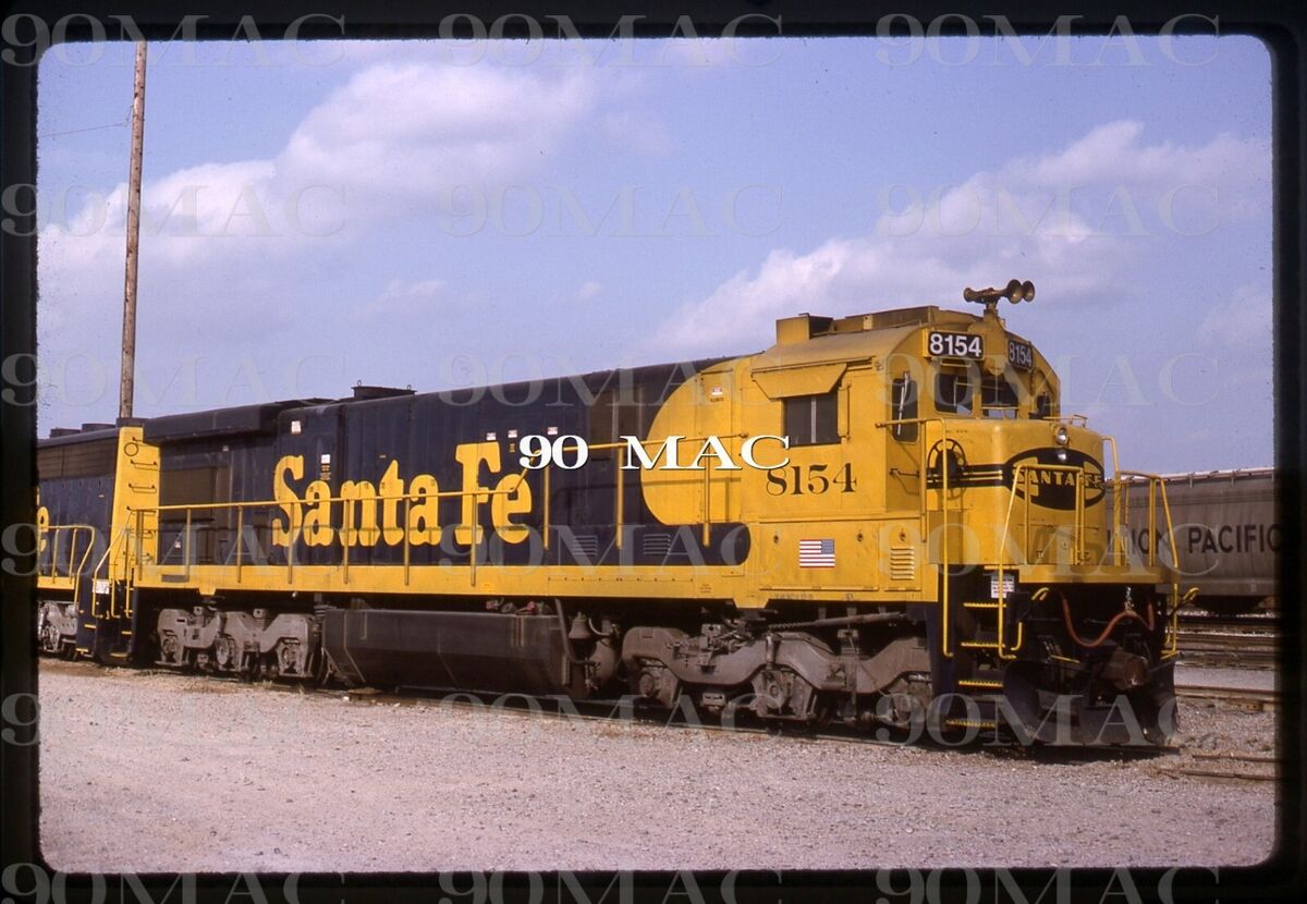 SANTA FE-ATSF. GE C30-7 #8154. Saginaw (TX). Original Slide SANTA FE-ATSF. GE C30-7 #8154. Saginaw (TX). Original Slide