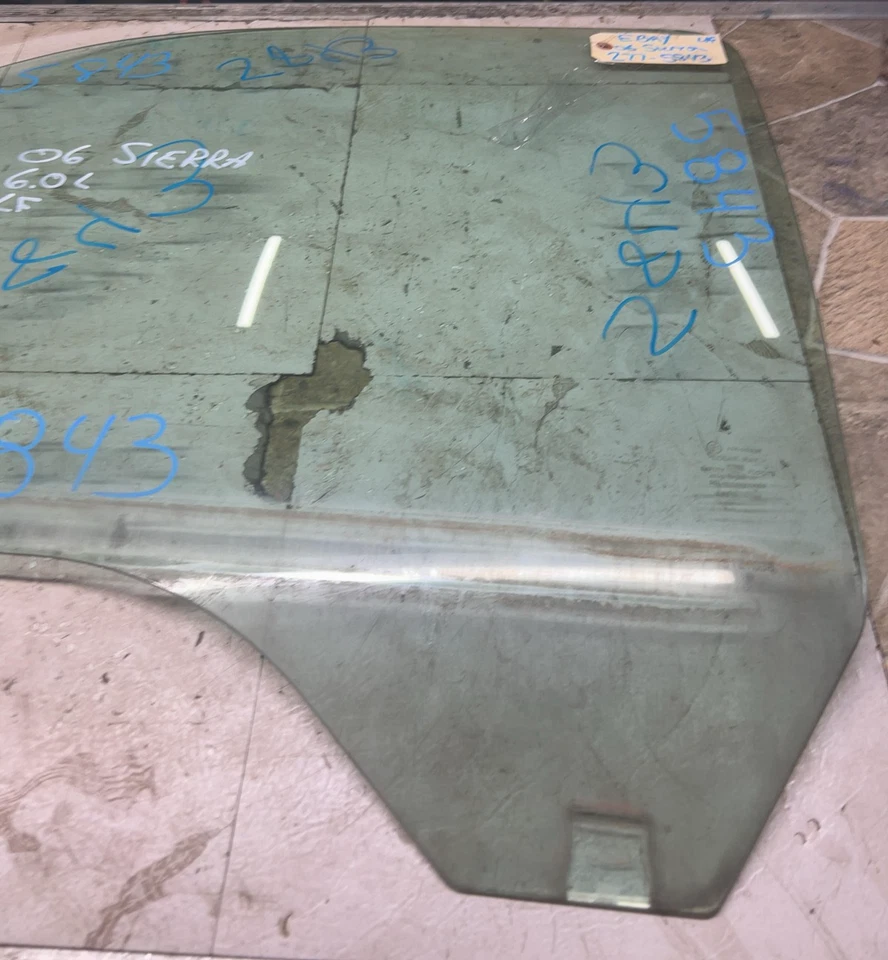 Silverado Sierra 1999-2007 lado del conductor puerta delantera izquierda cristal montaje ventana Foto 3 de 4