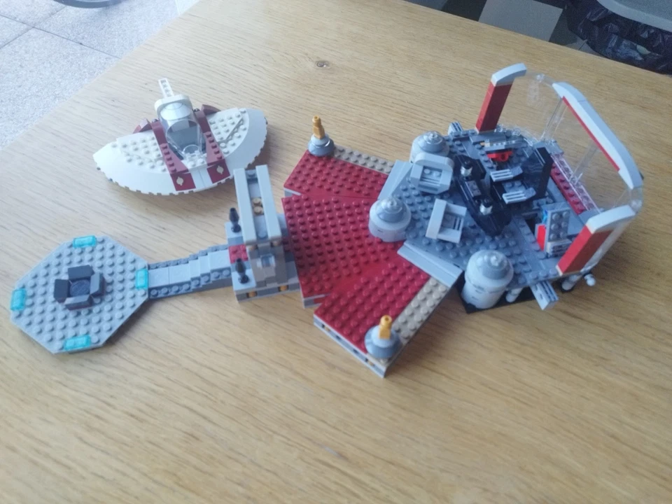 LEGO Star Wars 9526 Palpatine's Arrest, photo 4 sur 5