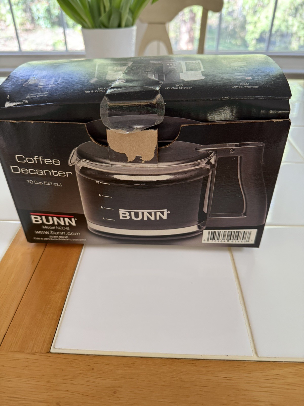 BUNN NCD-B 10-Cup Coffee Decanter Black Lid with other parts used good cond