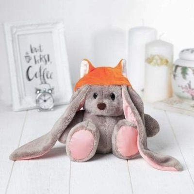 Plüschtier Hase mit Fuchshut Zaika 20 cm Plüsch Kuscheltier Stofftier Osterhase